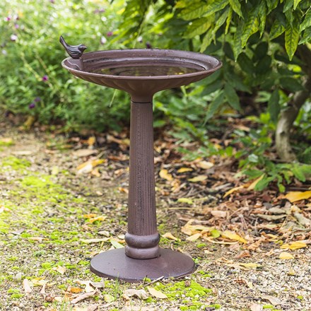 Cast iron large bird bath on pedestal - rust