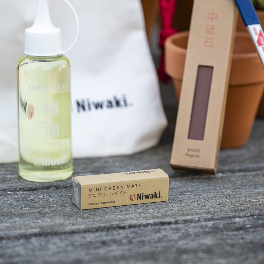 Niwaki tool cleaning care kit with gift bag