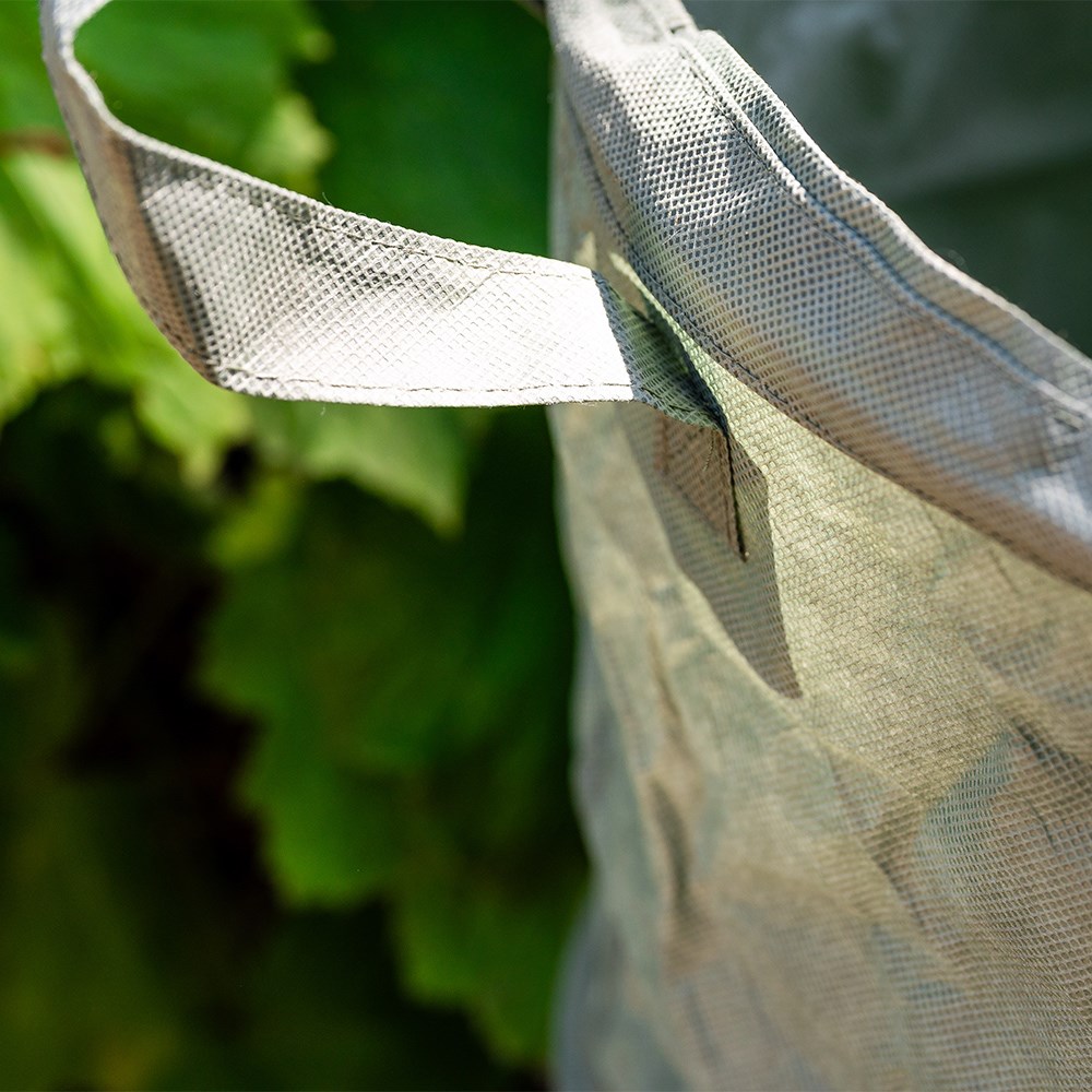 Pop up garden tidy bag