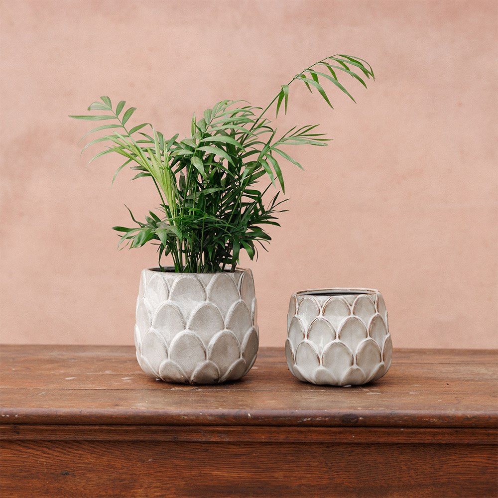 Glazed scalloped plant pot - grey