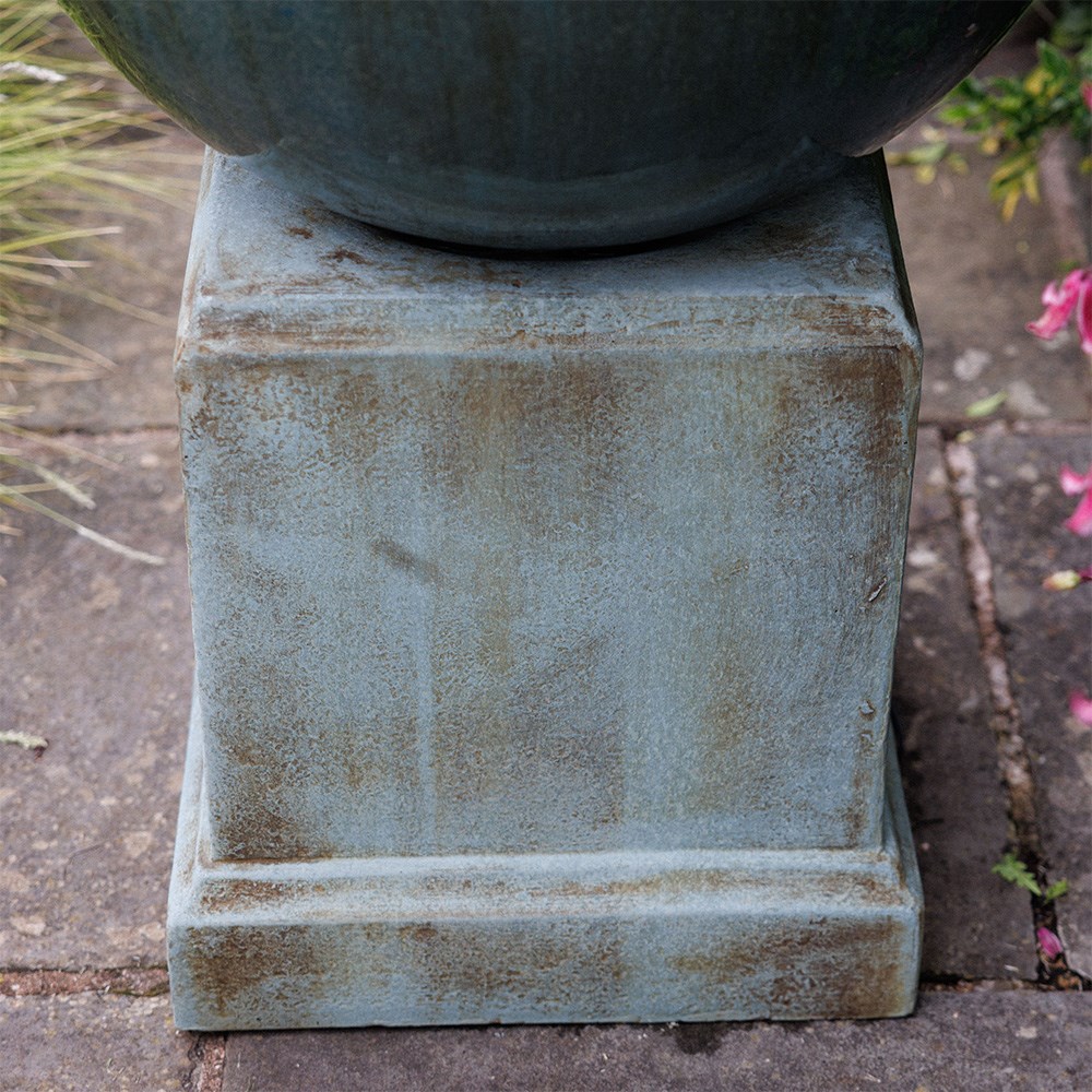 Large stone finish ball water feature
