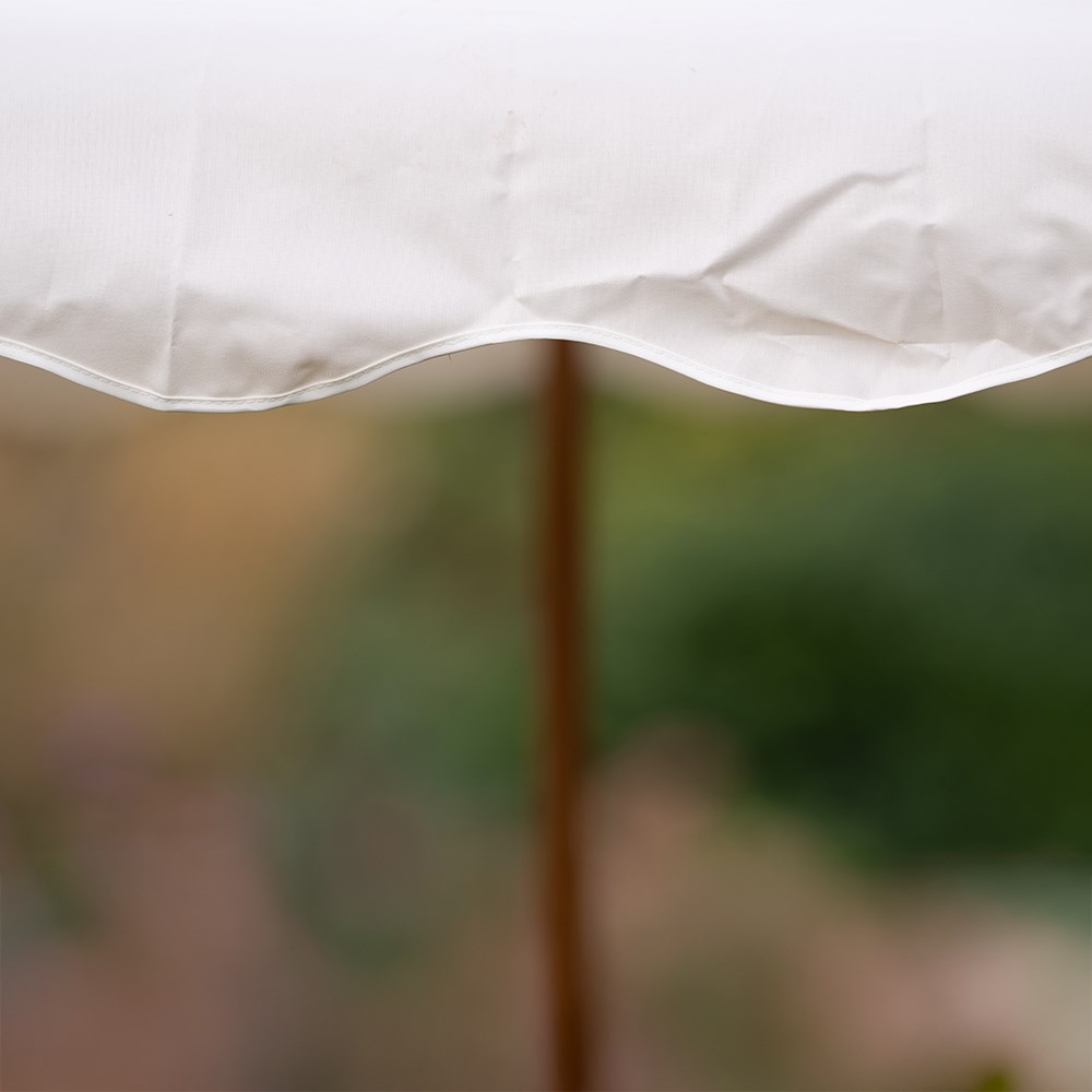 Scalloped edge parasol - cream