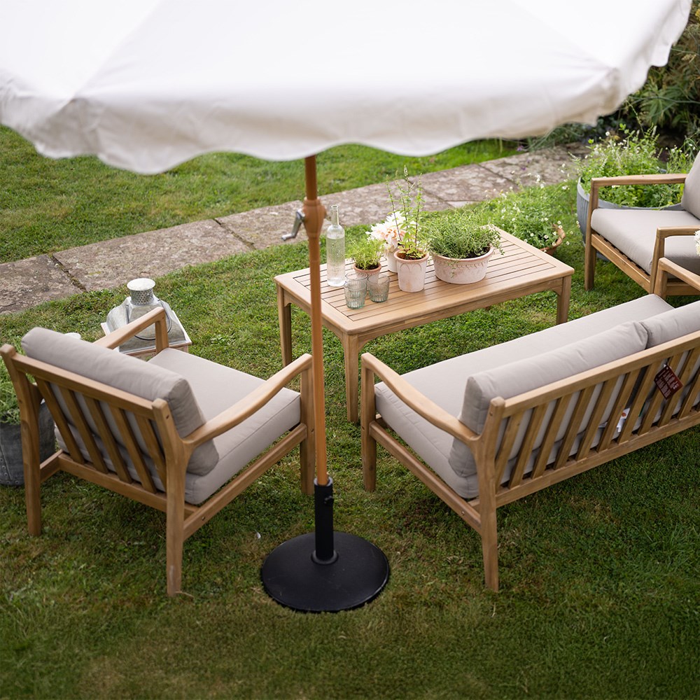 Scalloped edge parasol - cream