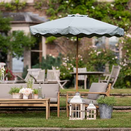 Scalloped edge parasol - sage