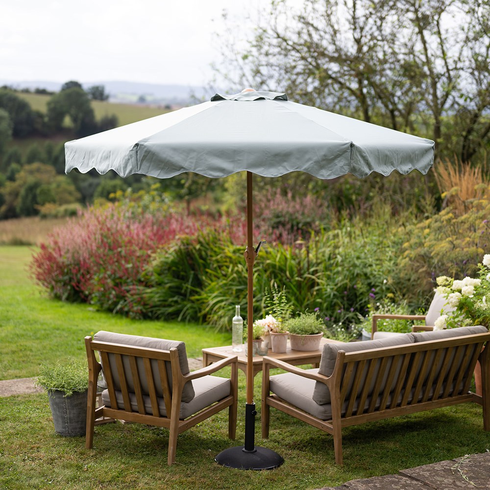 Scalloped edge parasol - sage
