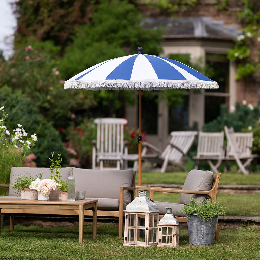 Tassel trim parasol - blue & white
