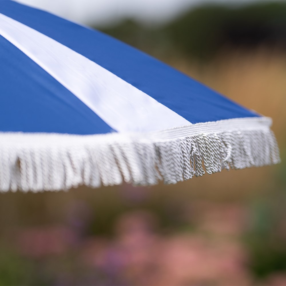 Tassel trim parasol - blue & white