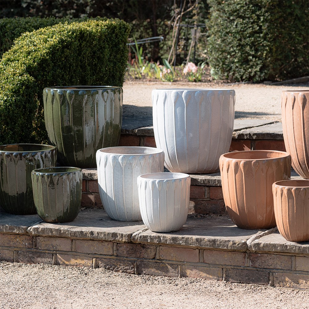 Glazed embossed droplet planter - khaki