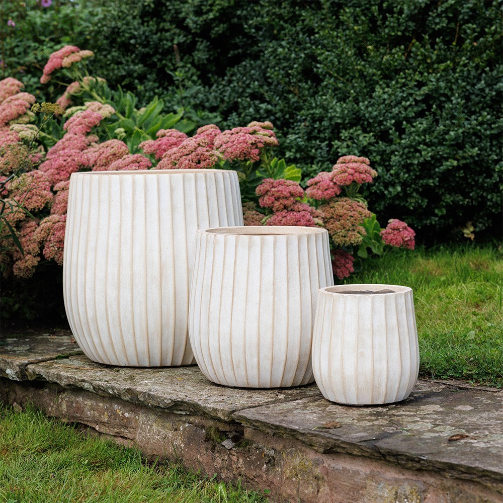Set of three ribbed planters - antique cream