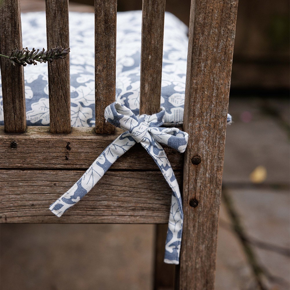 Blue oakleaf print seat cushion