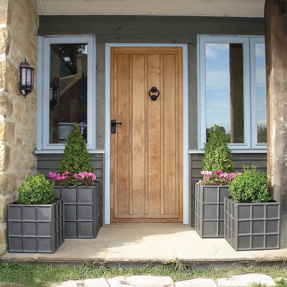 Lightweight lead effect square planter