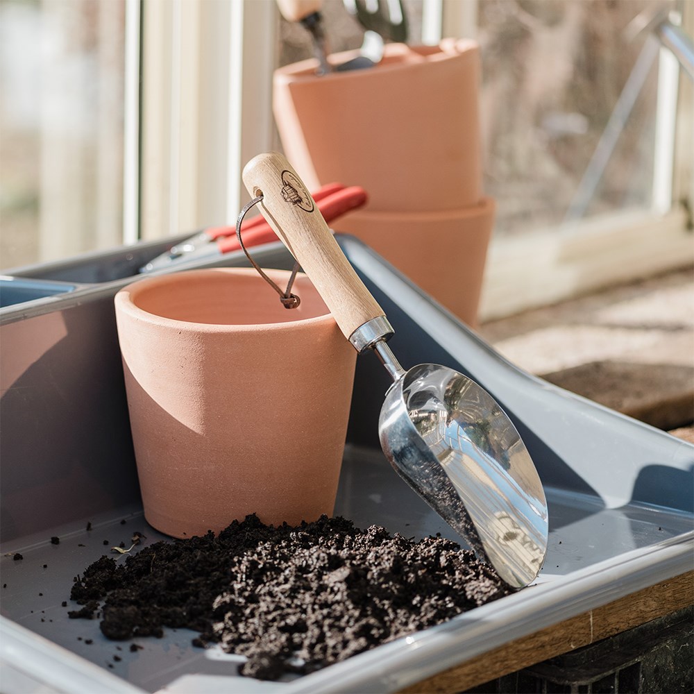 Compost scoop