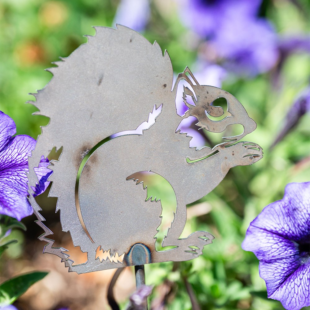 Squirrel pot stake - rust