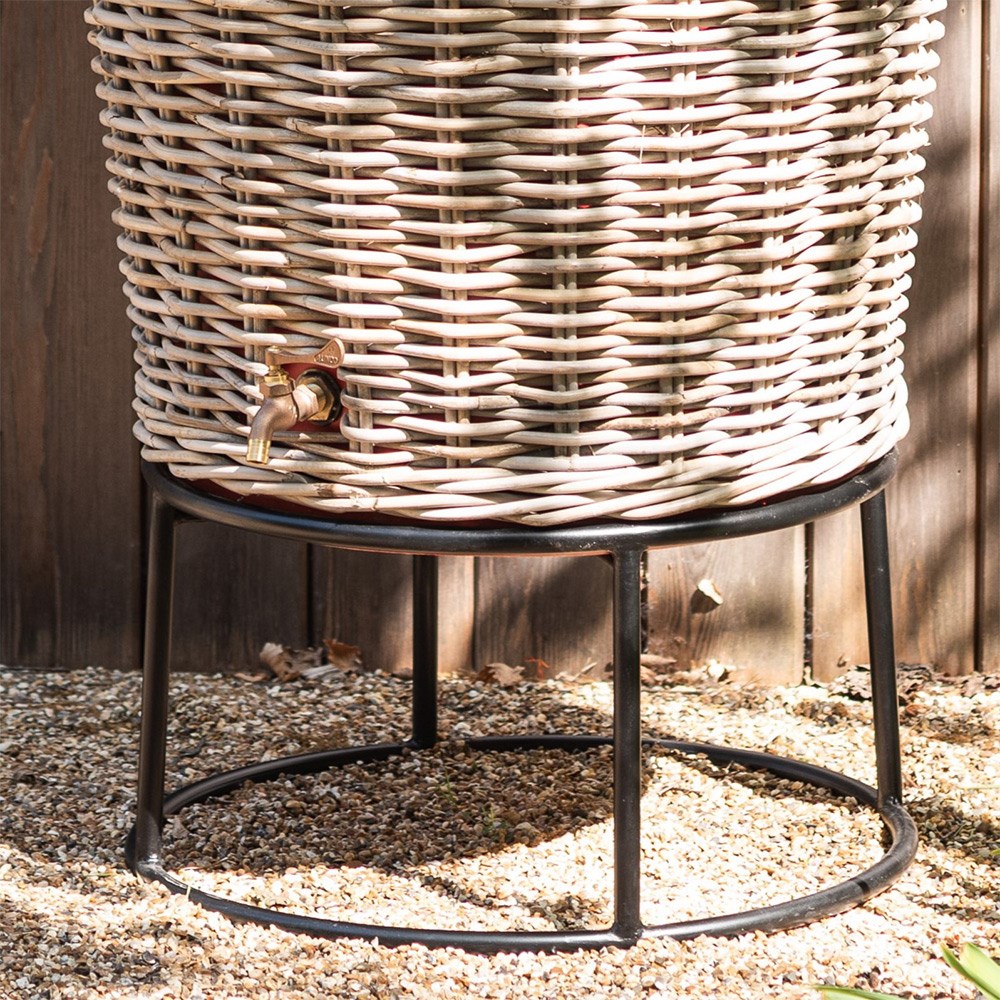 Round rattan water butt
