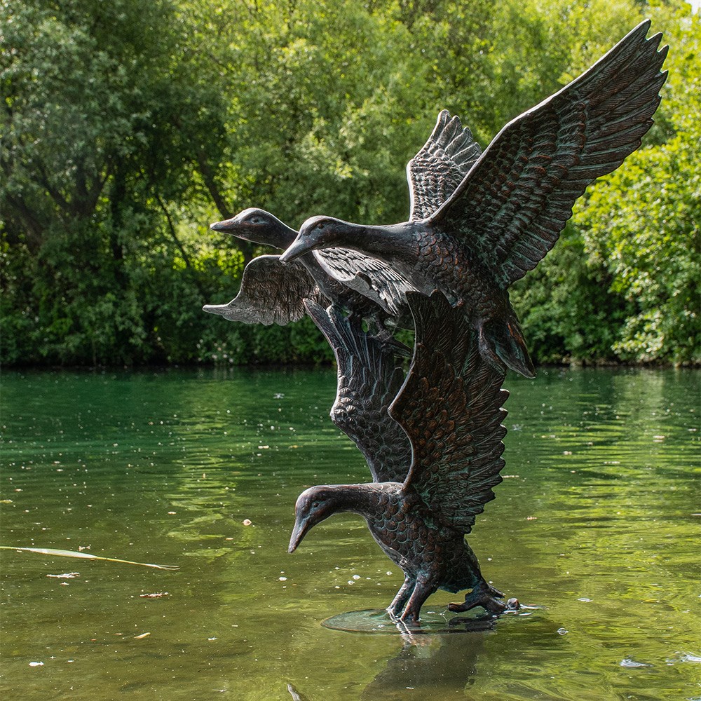 Three flying ducks - aged verde