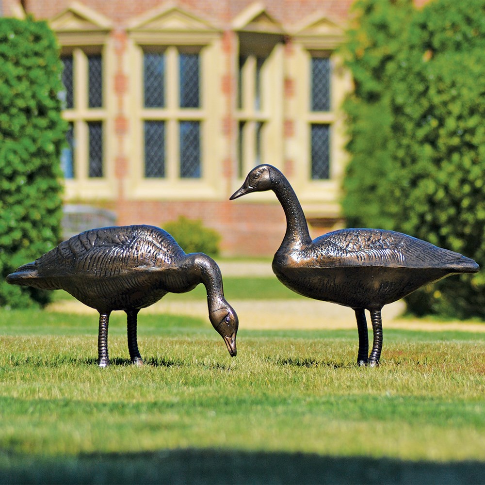 Pair of geese - black & bronze