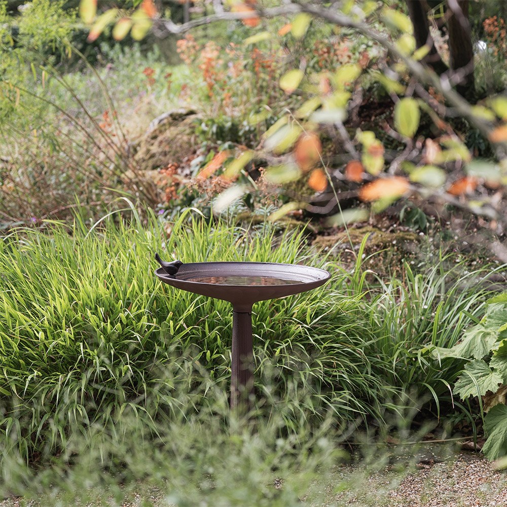 Cast iron extra large standing bird bath - rust