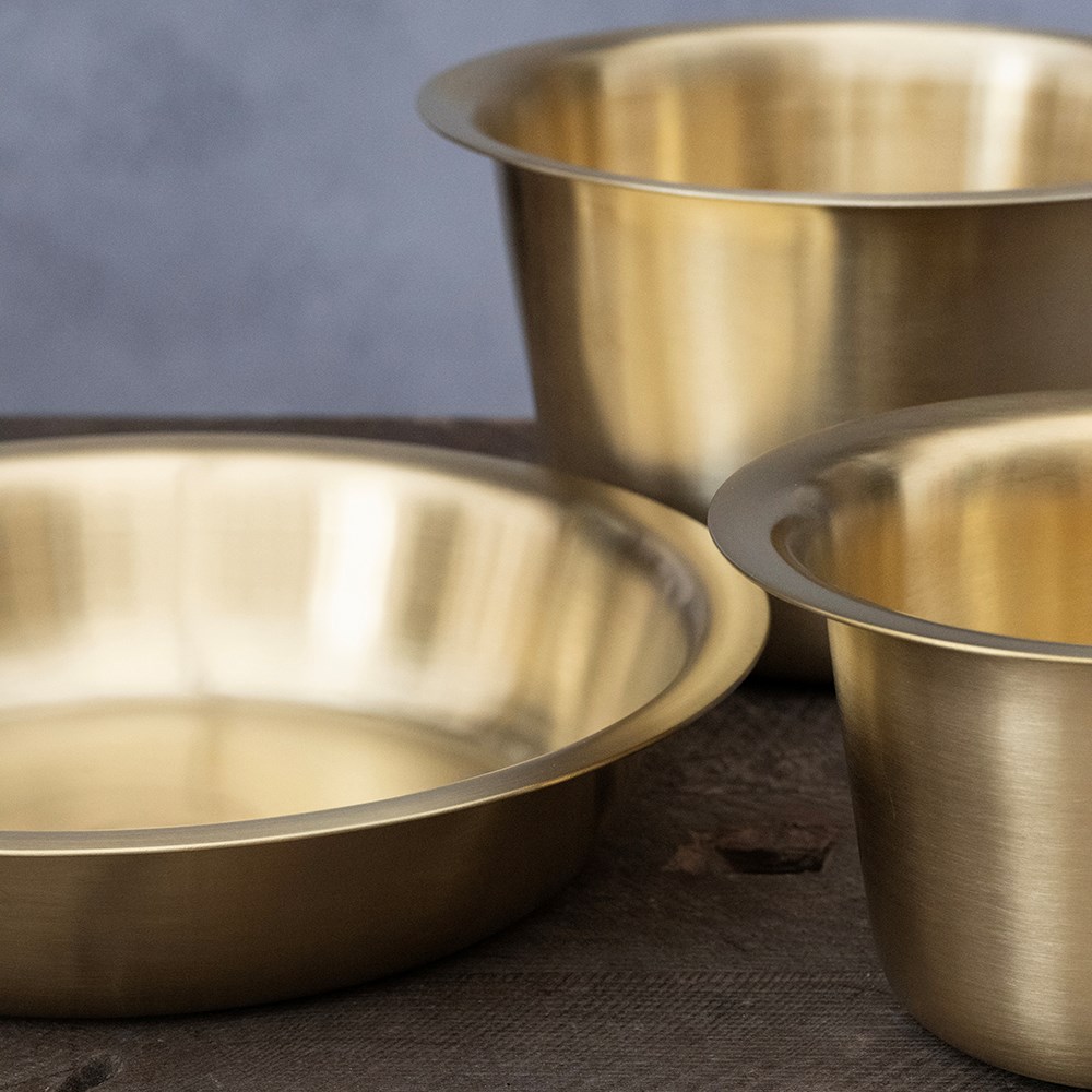 Spun brass pot