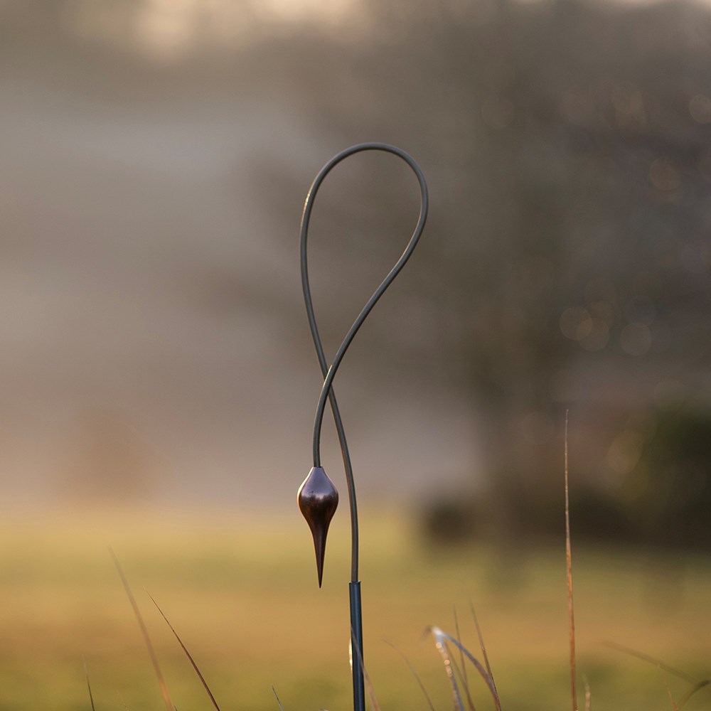 Allium bud stake