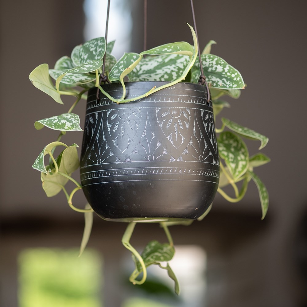 Traditionally etched black hanging pot 