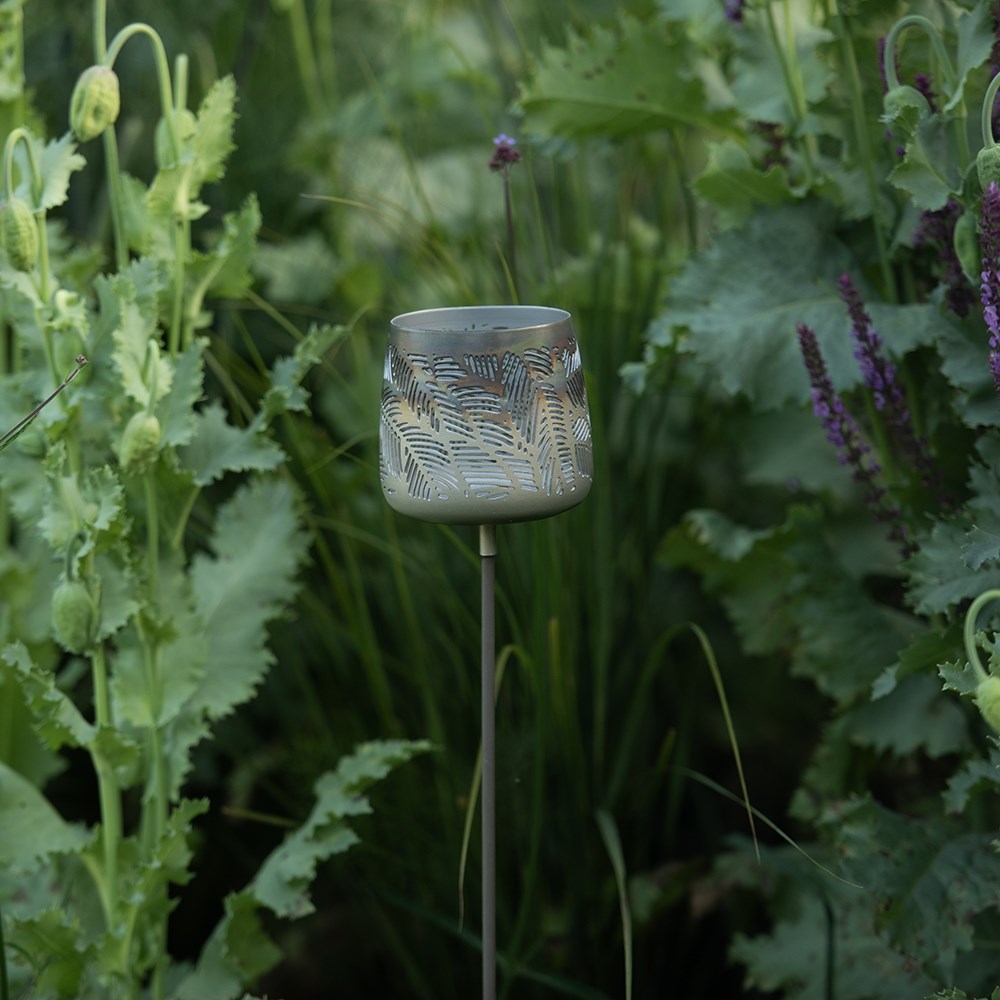 Leafy tealight holder stake