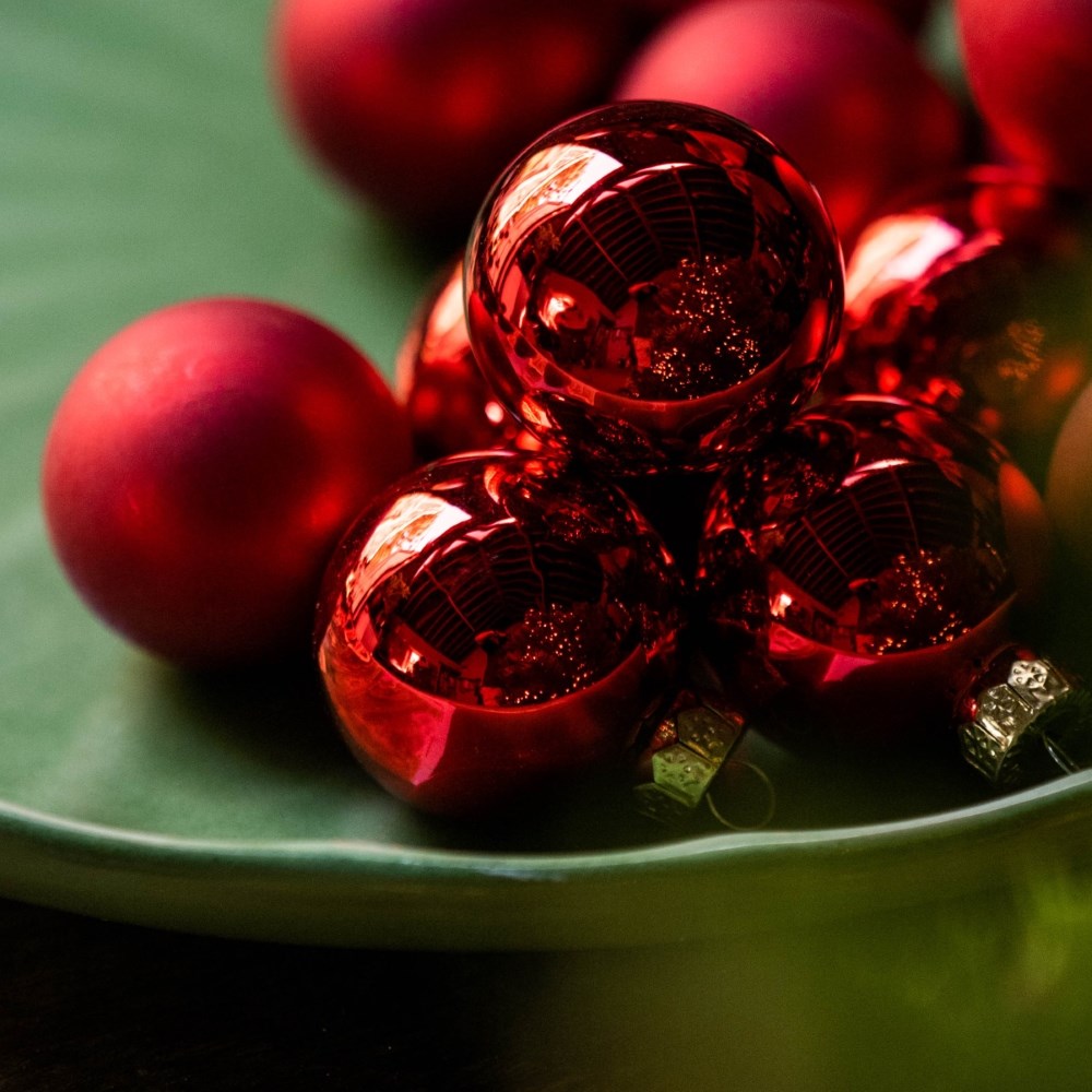 Red small glass baubles - box of 16