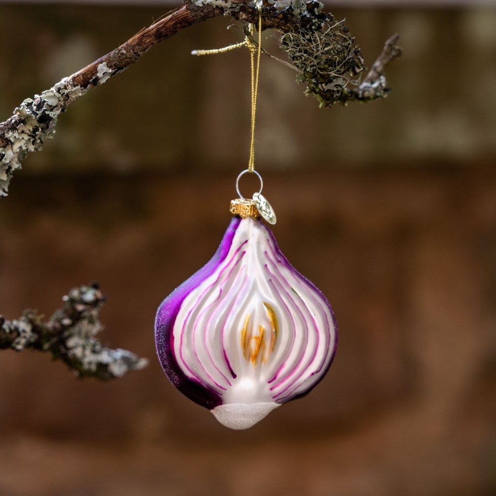 Glass red onion