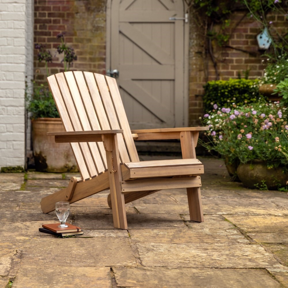 Wooden lounger chair