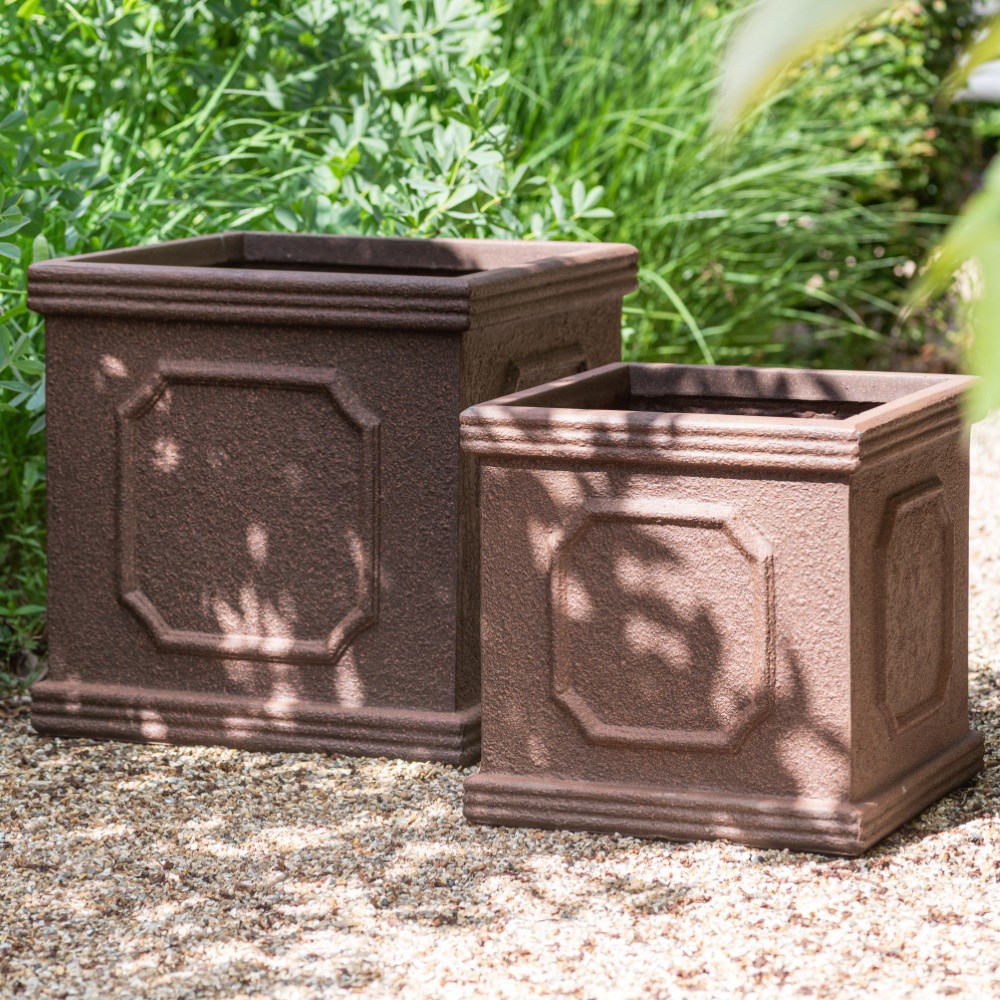 Textured cube planter - rust finish