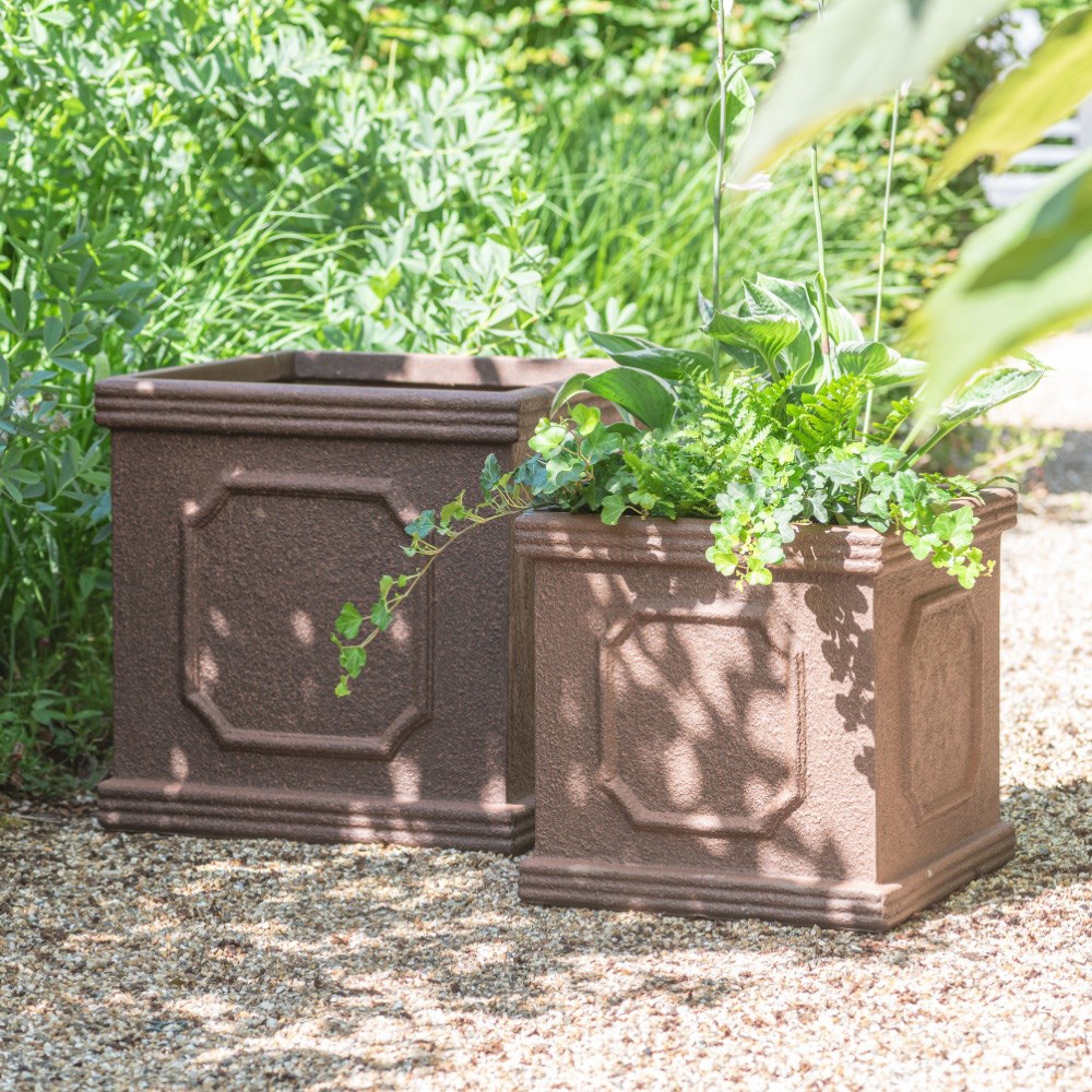 Textured cube planter - rust finish