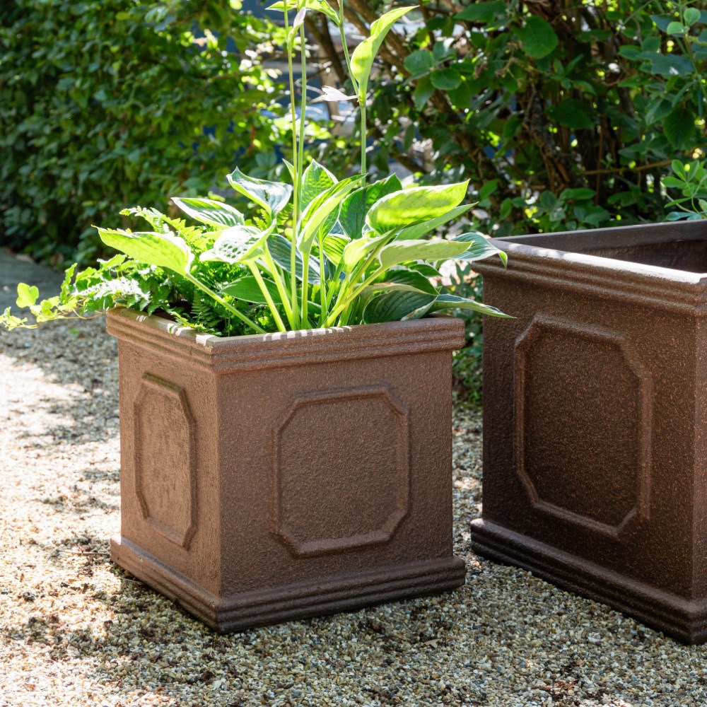 Textured cube planter - rust finish