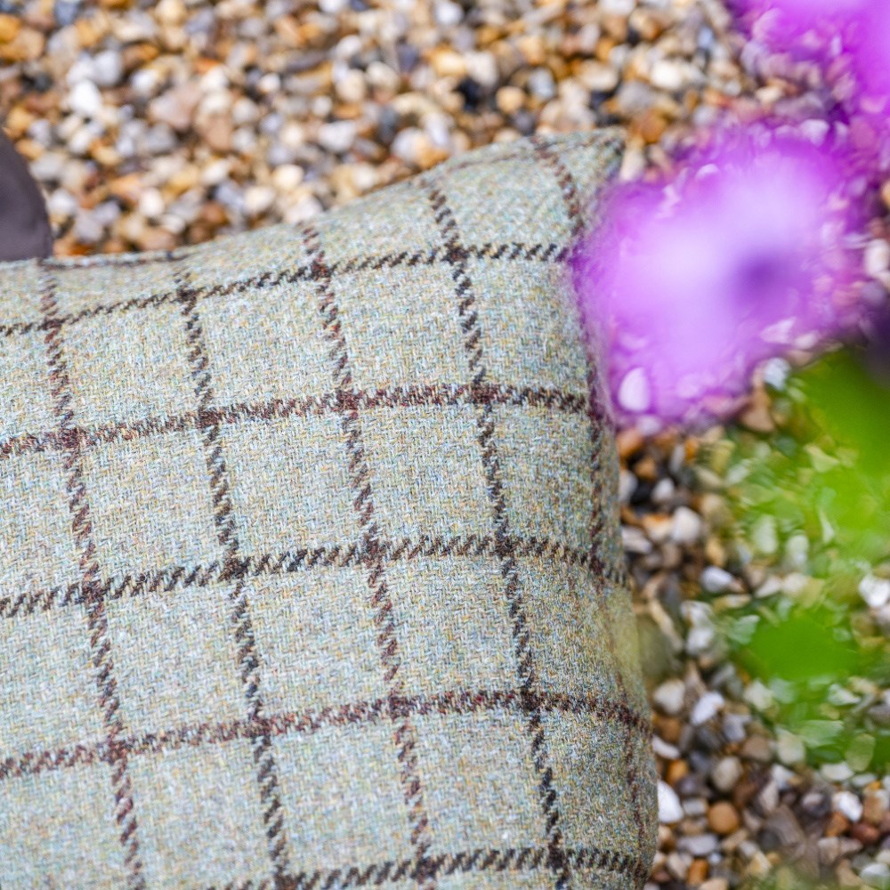 Tweed garden kneeler - green