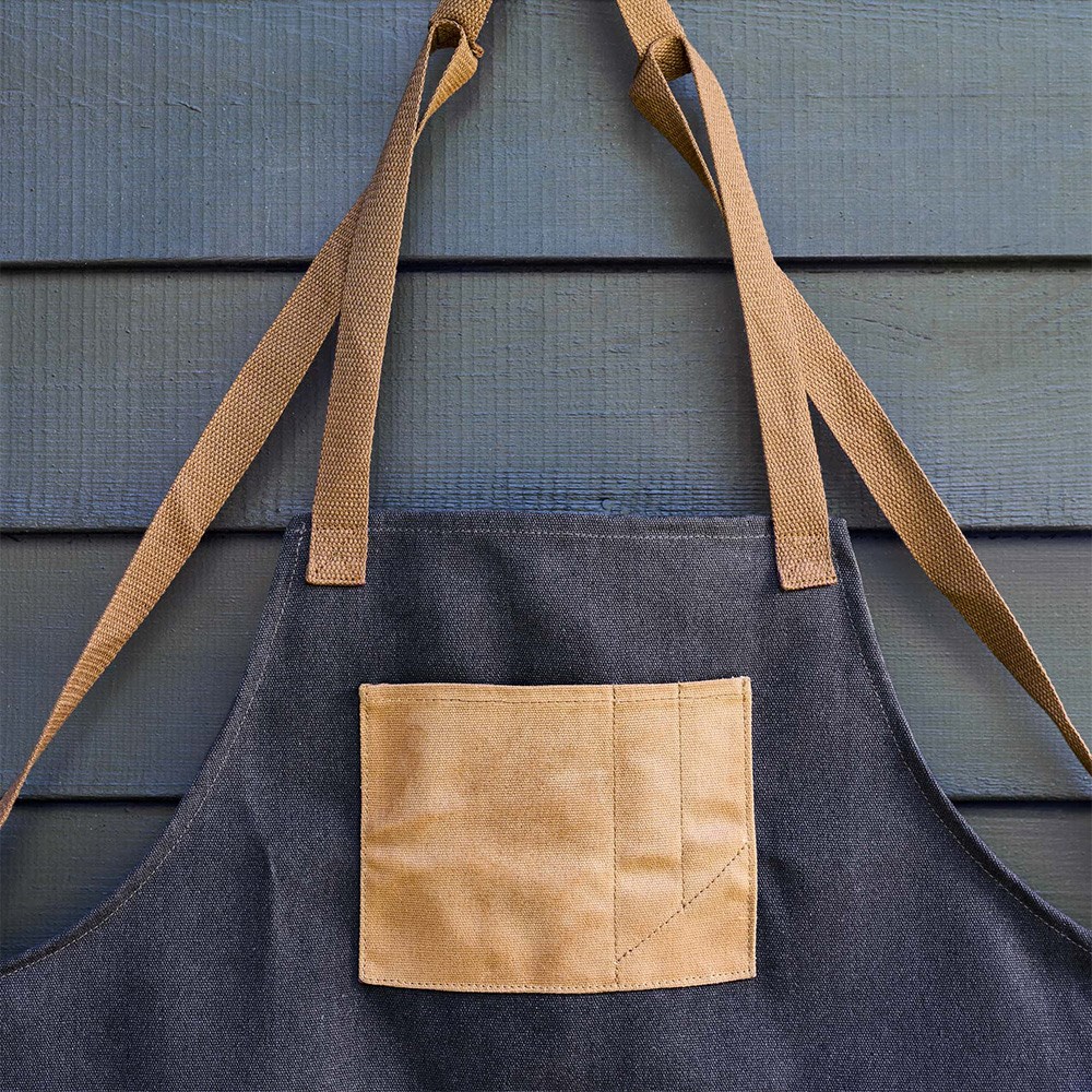 Classic garden apron - charcoal & natural
