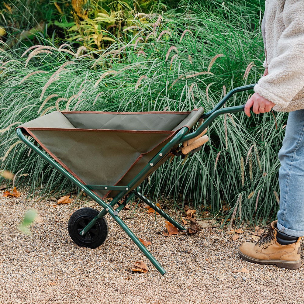 Folding wheelbarrow