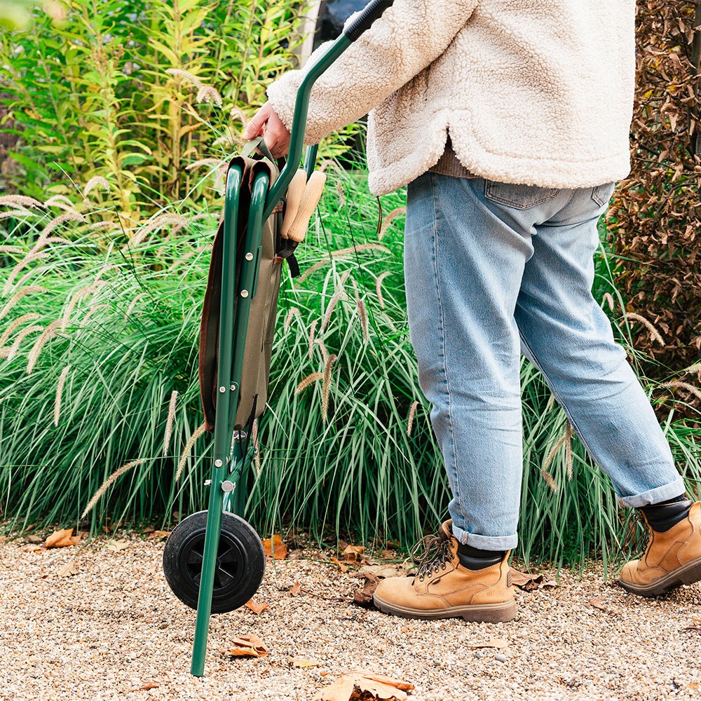 Folding wheelbarrow
