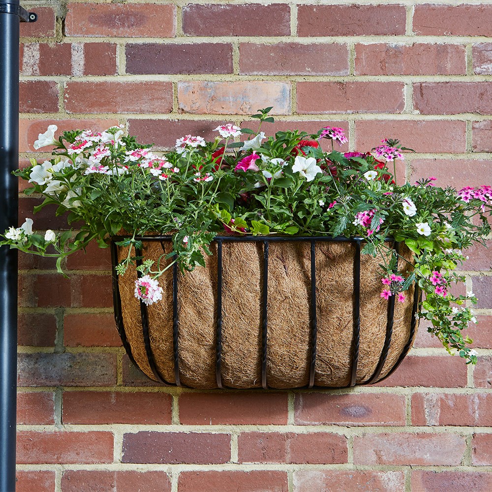 Forge wall manger