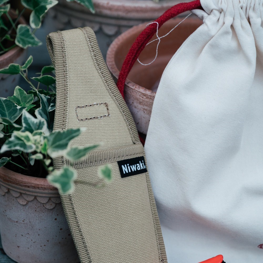 Niwaki garden snips, canvas sheath & clean mate gift set