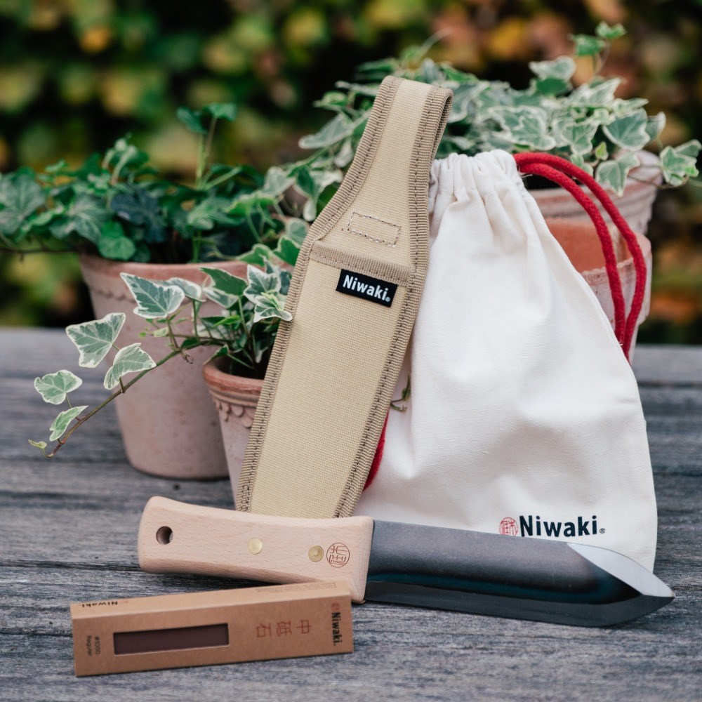 Niwaki hori hori, sheath & sharpening stone gift set