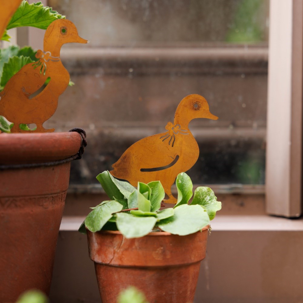 Duck and duckling stakes