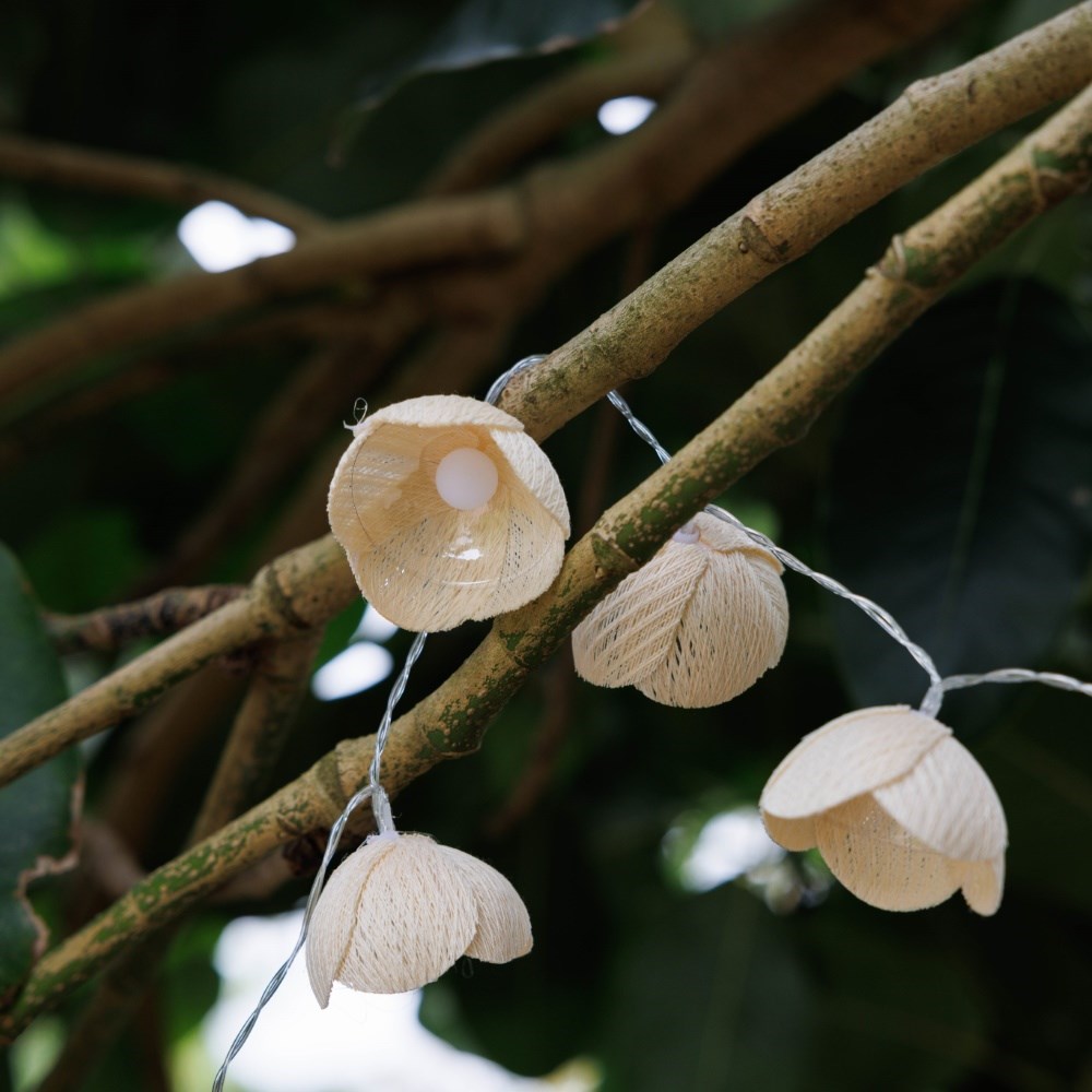 Floral string lights - white
