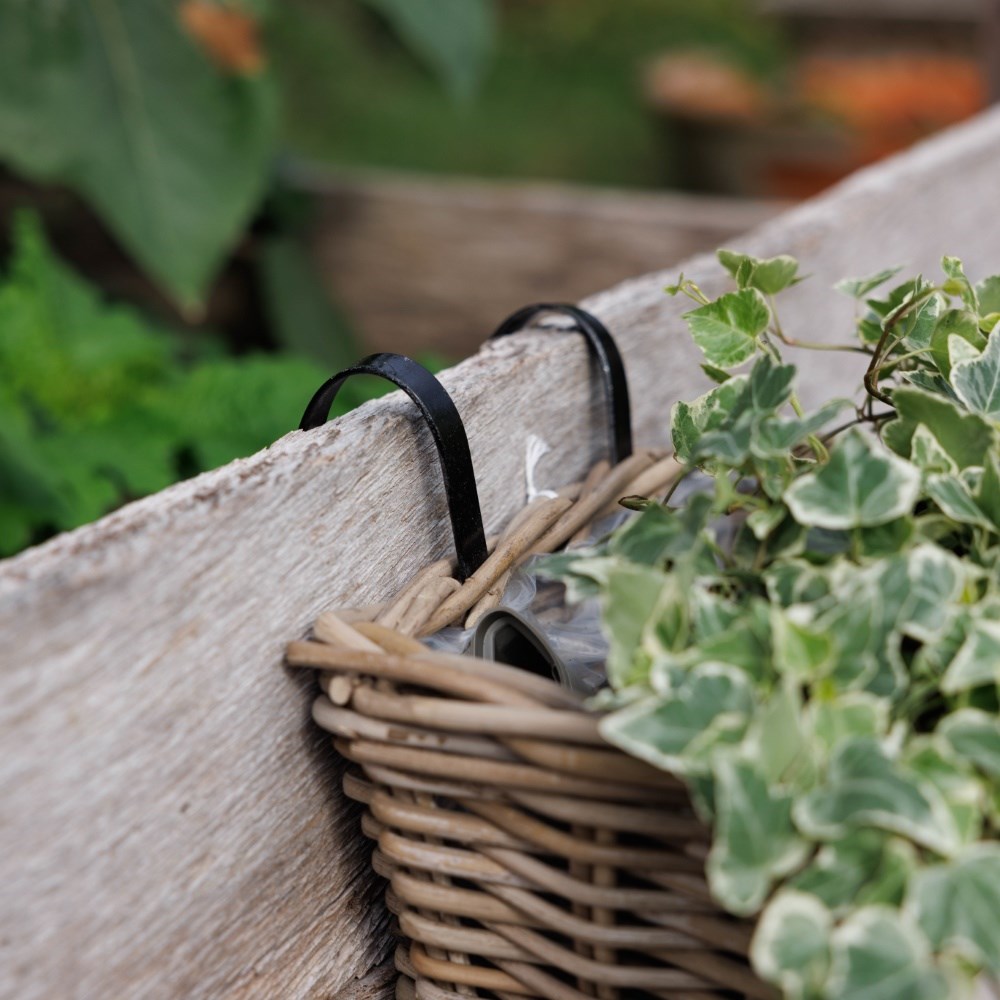 Rattan balcony basket planter