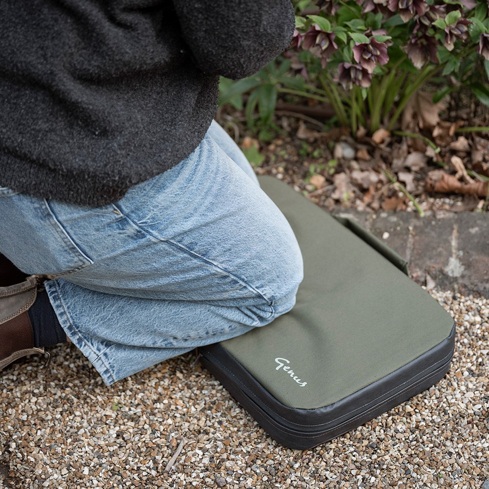 Genus RHS kneeler - olive green