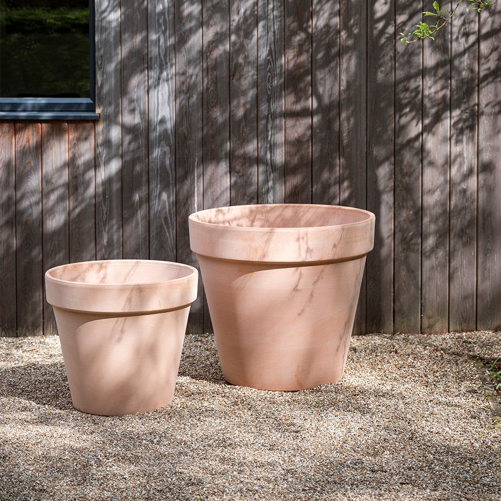 Magno terracotta pot - whitewash