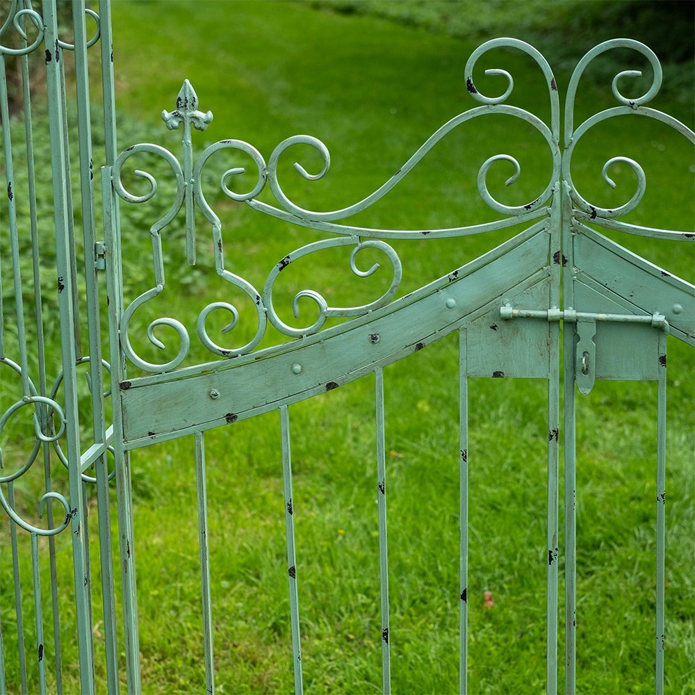 Vintage garden arch with gates - antique green 