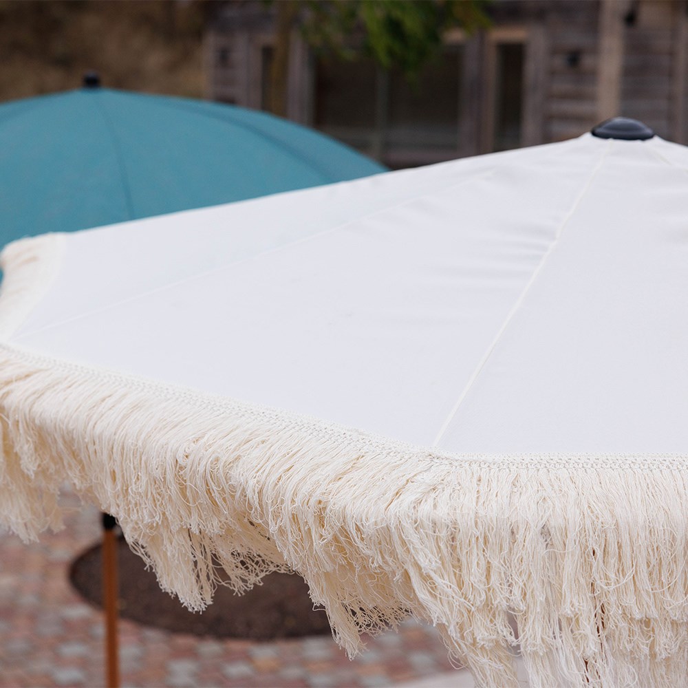 Tassel trim parasol