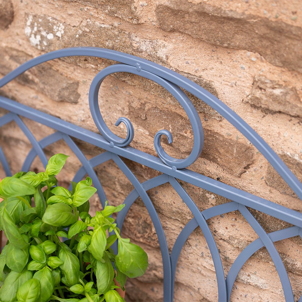 Tiled pot stand with lemon design