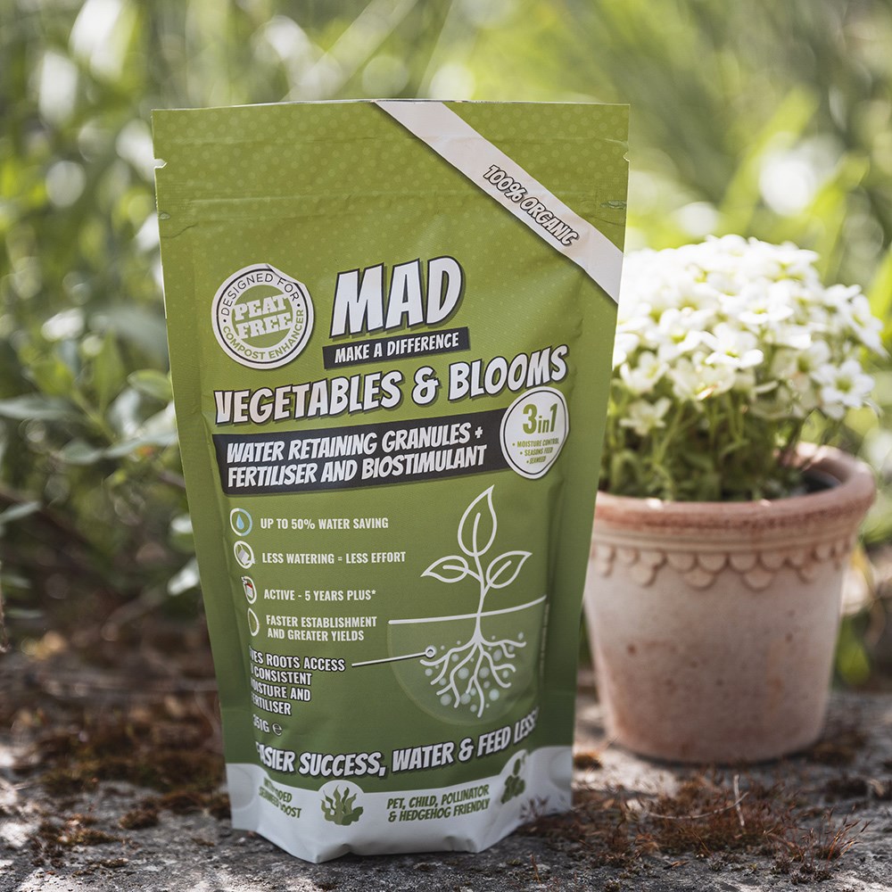 Organic water saving granules and fertiliser for vegetables and blooms
