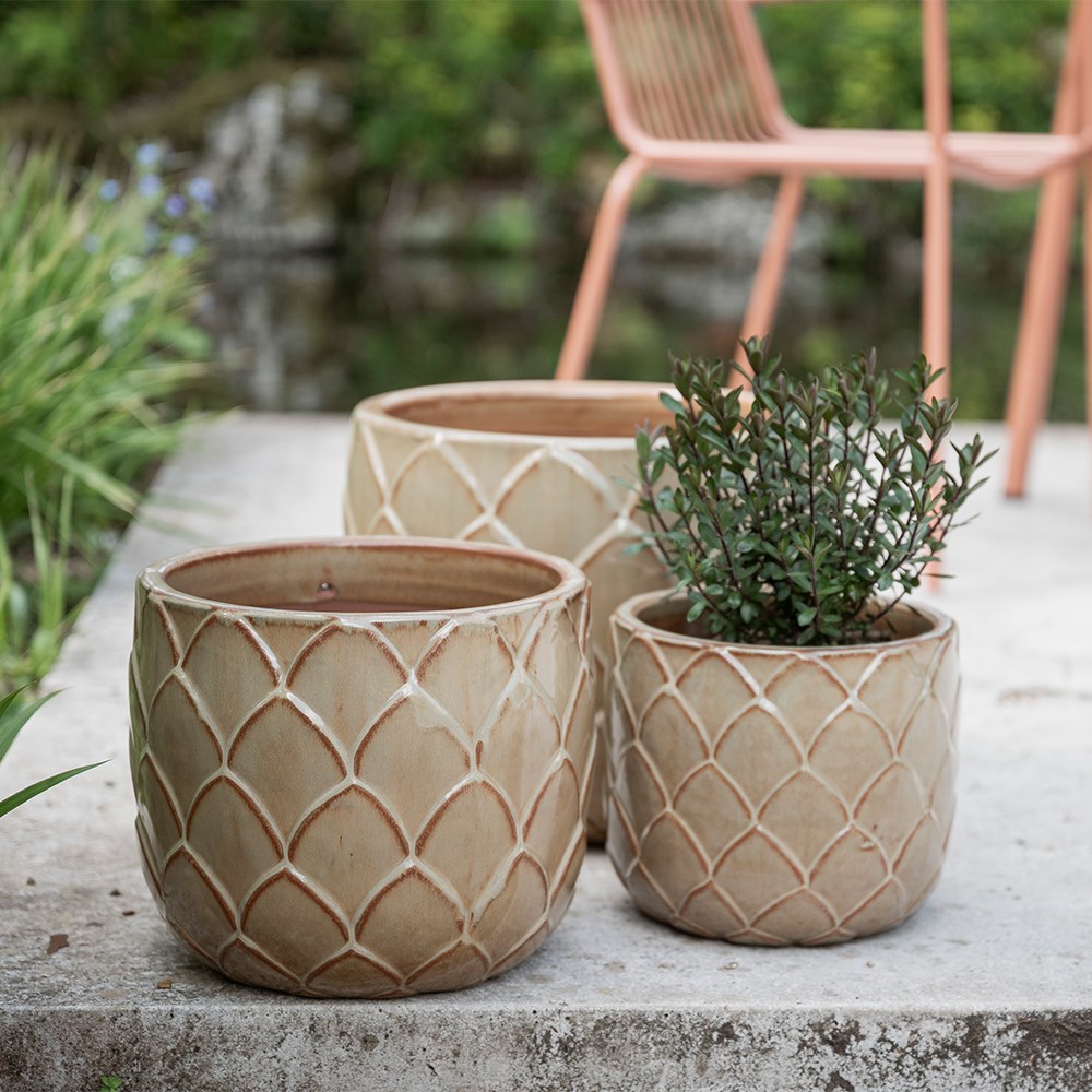 Leaf glazed terracotta pot - ochre