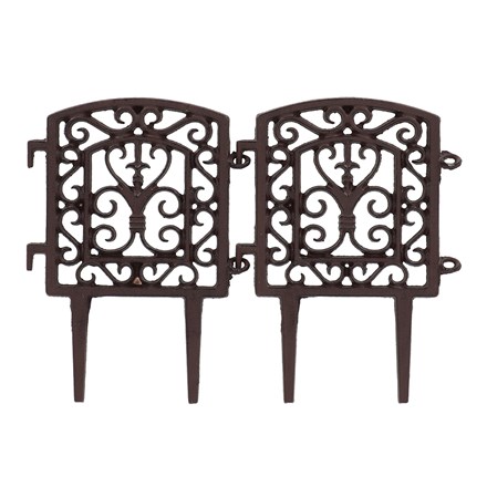 Ornate rust connectable lawn edging