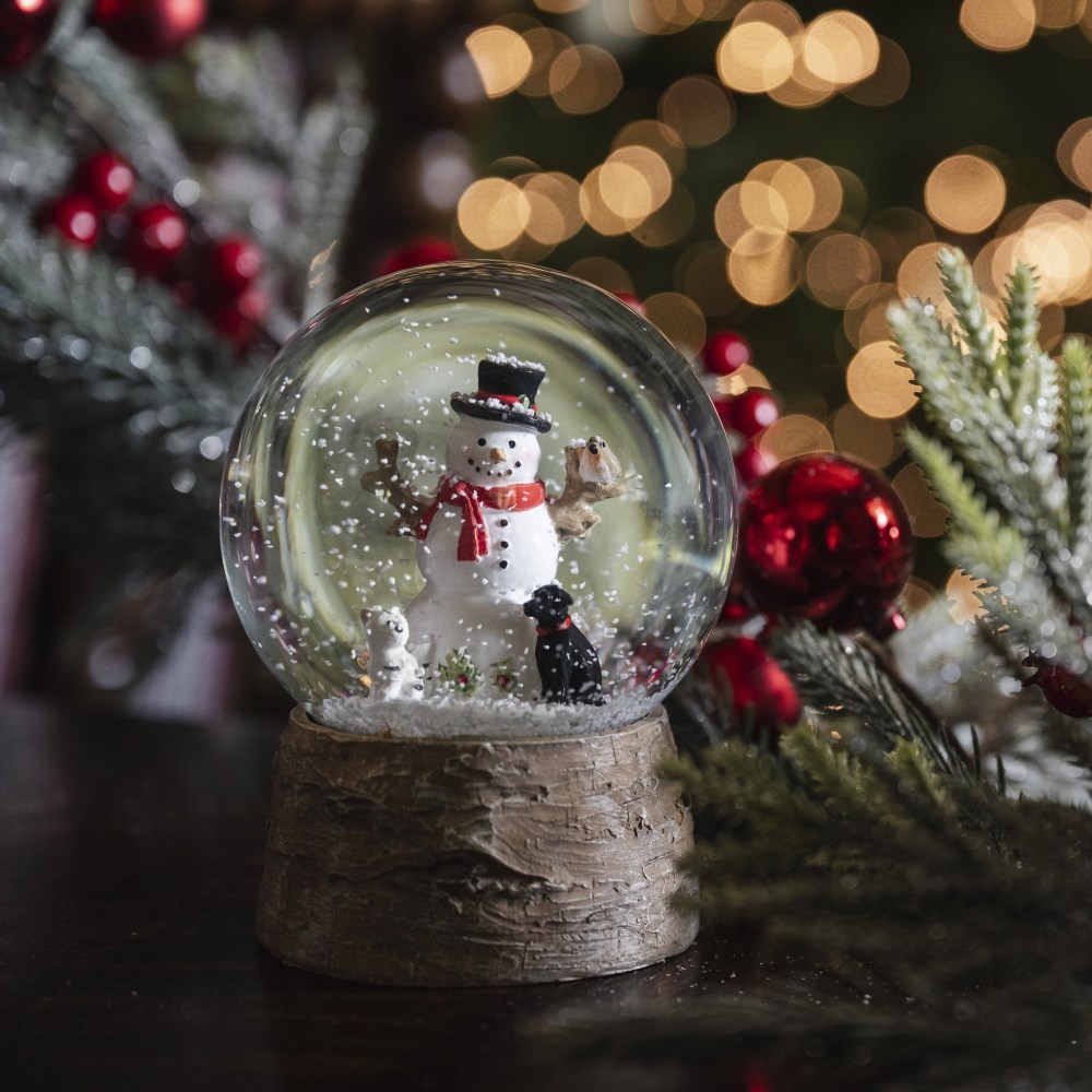 Snowman and friends snowglobe